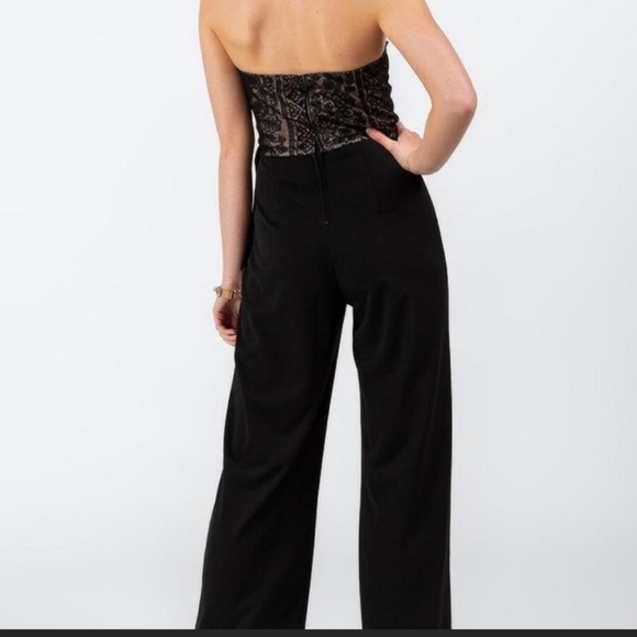 Francesca's Venice Strapless Front Tie Jumpsuit (Size small) - Picture 5 of 10